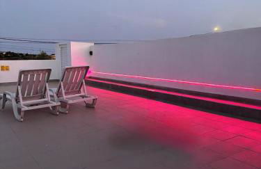 Family-Friendly Villa with Private Pool & Rooftop Oasis - Foto 11