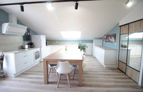 Verdun Centre - Full climatisation - 3 chambres - 7 couchages - 10 personnes - Parking Proche - Terrain 800m2 - Balnéothérapie - Air de jeux extérieurs - TOP CONFORT - Géré par PrestaZen'Services - Photo 12