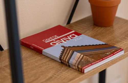 Central, Calm with Courtyard - Foto 33