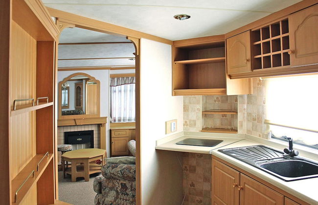 Beautiful Bungalow Directly at the Lake in Nadole - Photo 2