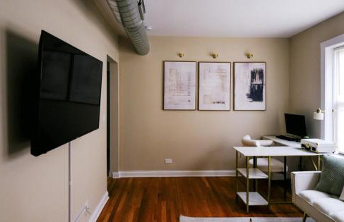 Sleeps 22 • Modern Multi-Unit • Gym • Workspaces - Photo 3