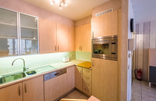 Apartment With 2 Bedrooms and Large Terrace - Photo 5