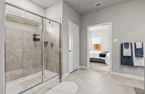 4Bed Luxury Getaway with Pool Table and Near Lake Lavon - Foto 6