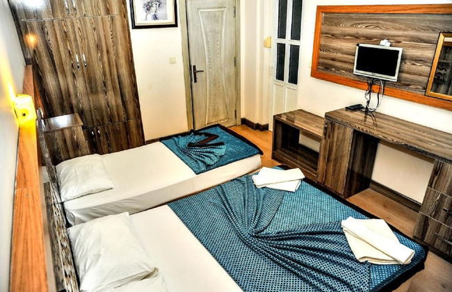 Beach Front Apartment Close to Centre of Side With all you Desire Sleeps up to 4 - Photo 5