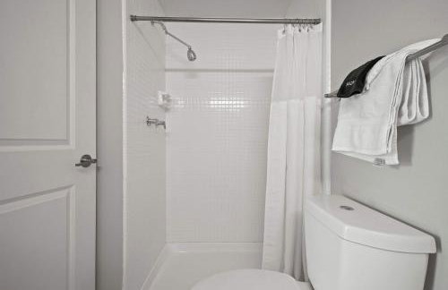 Stylish & Modern Unit Prime Location & Comfort - Foto 20