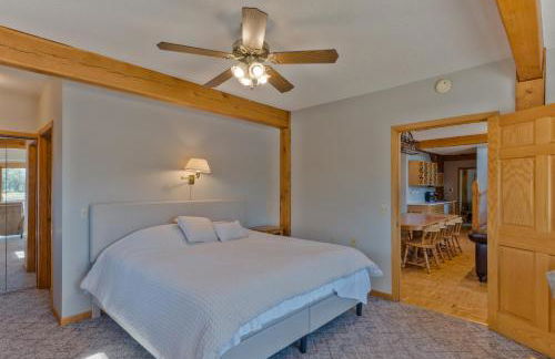 Custom Waterfront Lodge, 4 bed, 4 Bath, Sleeps 12! - Foto 15