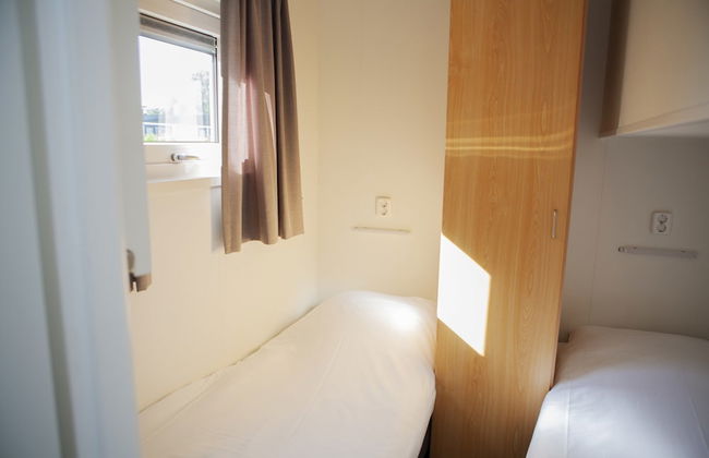 Comfortably Furnished Chalet with Porch near Veluwe - Photo 4