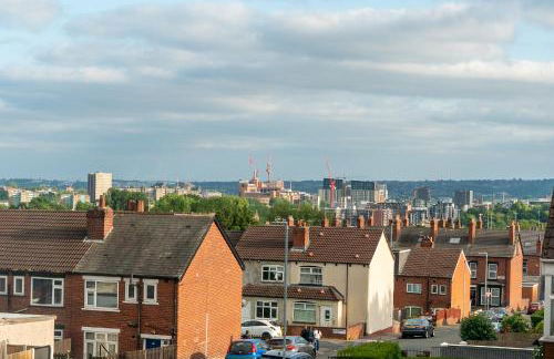 Luxury 1st floor modern flat, close to city with free parking - Photo 19