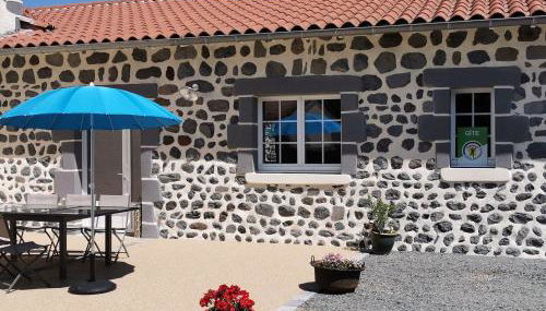 Gîte moderne à Arlempdes: spa, terrasse, grands espaces et visites culturelles - FR-1-582-107 - Foto 2