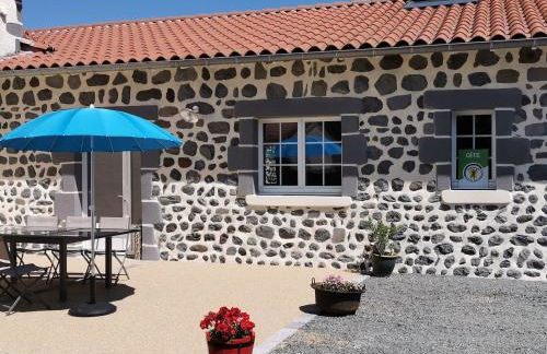 Gîte moderne à Arlempdes: spa, terrasse, grands espaces et visites culturelles - FR-1-582-107 - Foto 2