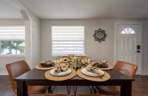 Luxe Family Friendly Retreat w Heated Pool Oasis - Foto 31