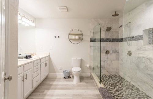 Entire Home with Air Hockey and Firepit - Photo 63