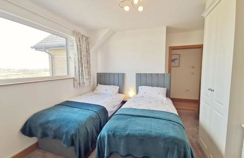 1 Y Bae - Top Floor Apartment - Photo 16