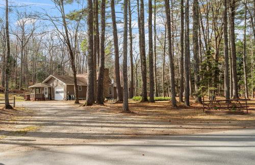 NEW! Woodland Retreat - Hot tub Game Room Firepit - Foto 40