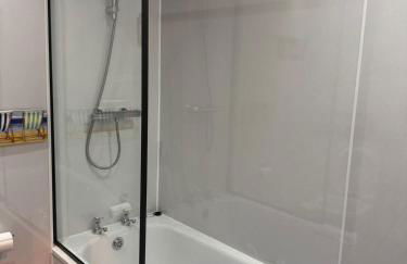 George Street Flat - Photo 5