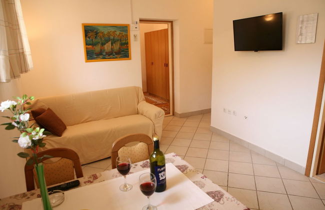 Sea front stone house - Photo 43