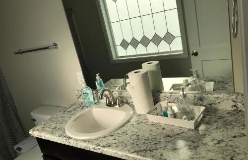 Brand New 3 bedroom 2 bath Home (Built 2022) - Foto 9