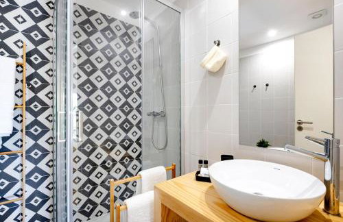 Porto Downtown Studio with Balcony - Foto 34