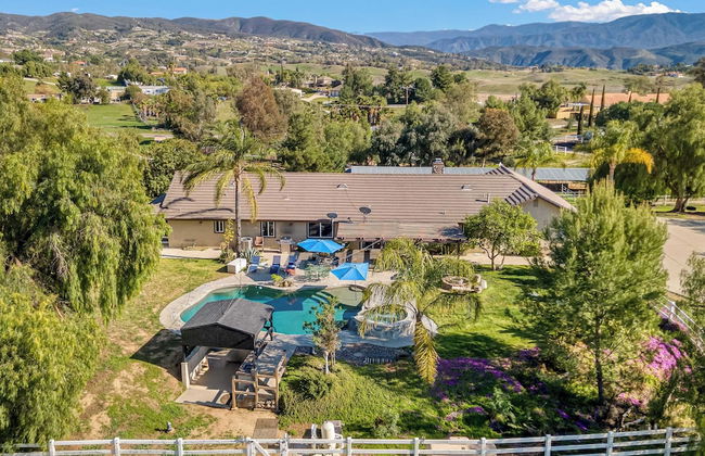 Temecula Wine Country Home w/ Pool, Hot Tub, Game Room & Vineyard Views - Foto 46