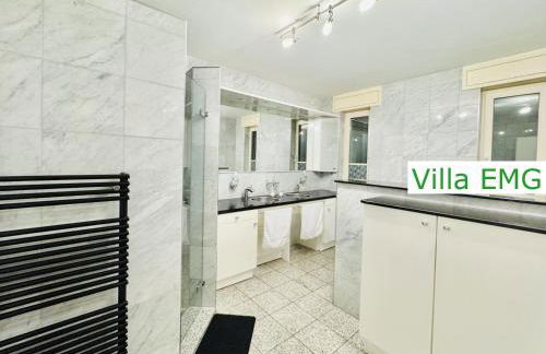 Ferienhaus Villa EMG Gelsenkirchen nah Essen Dortmund mit Pool und Garten für Familien Gruppen bis 21 Personen - Foto 14