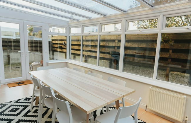 Family Home in Newquay, Parking, 3 min Walk Beach - Foto 7