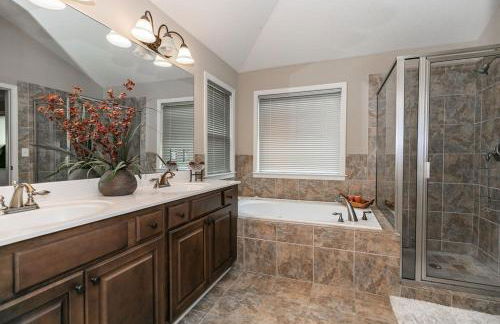 World Cup Stay Near Six Flags & Downtown - Foto 8