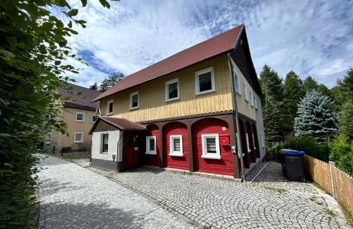 Holiday Home Waldferienhaus Dunja mit Sauna- Whirlpool- direkt am Waldrand- Kletterfelsen by Interhome - Photo 3