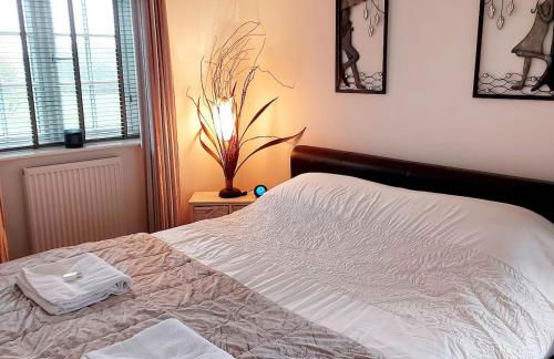 Modern, chic 3-storey town house - Photo 16