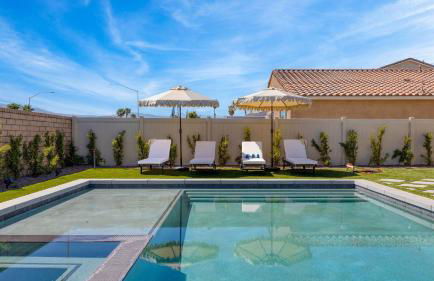 Desert Eden by Avantstay 6BR w/ Ensuite Backyard Oasis w/ Pool & Hot Tub! - Foto 78