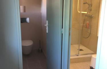 Au cœur du vieux Toulon au calme appartement rénové climatisé confortable étage élevé avec ascenseur proche parking et toutes commodités - Foto 12