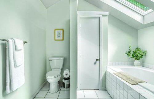 7 Bdrm, Pickleball, Bball, HotTub, FirePit, Golf! - Foto 45