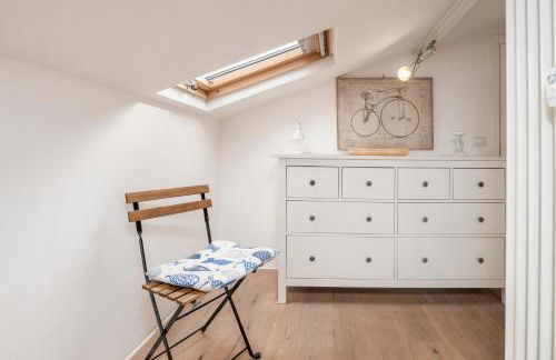 049 - Attico ELEGANTE, 10 minuti a piedi da MARE e SPIAGGIA - POSTO AUTO PRIVATO GRATIS - Foto 28