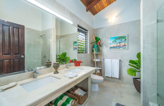 Tropical Retreat - Private Pool, Steps To Beach 2 Bedroom Villa by RedAwning - Foto 11