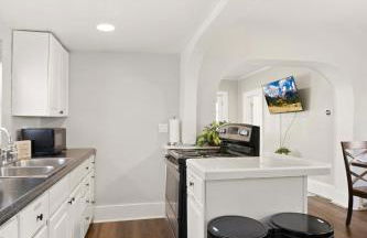 Charming, Historic! Walking Distance to Town! - Photo 7