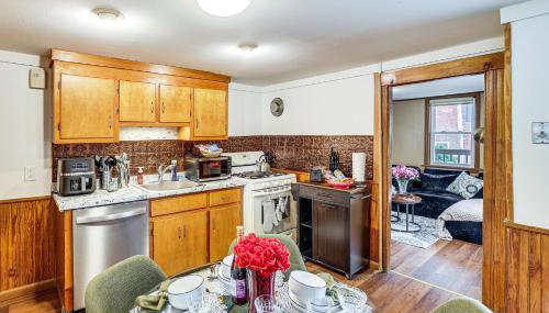 1 Mi to Main St Riverside Torrington Apt with Yard - Foto 4