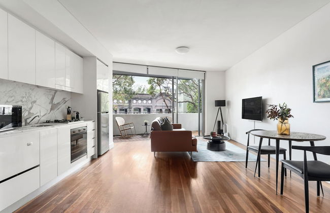 Crown Street Apartments by Urban Rest - Photo 22