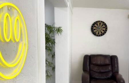 Blisscapade Pool Movie Theater Games Backyard - Foto 25