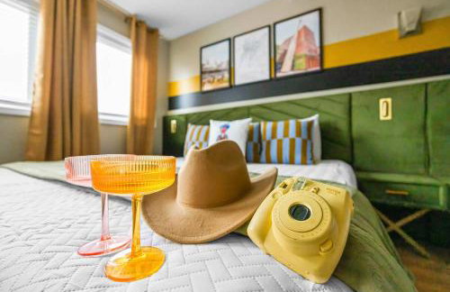 Stylish City Condo Near Top Restos & Nightlife - Foto 24