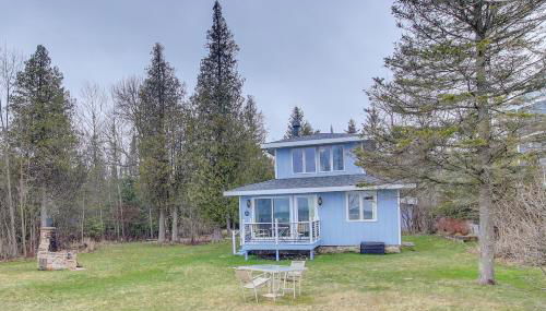 Serene Lakefront Baileys Harbor Home with Deck! - Foto 2