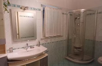 Charme rustico con ampio giardino e piscina con due camere - Foto 6