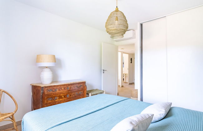 2 bedroom Apartment in Bormes-les-Mimosas with swimming pool and garden - Photo 10