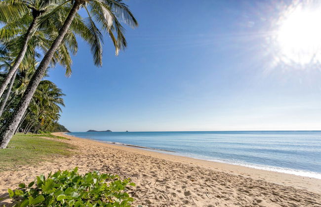 Beachfront Bliss 3-bedroom Apartment with Sea View 4 - Foto 19