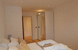 2 Bedroom, 2 Bathroom Apartment with Balcony in Hoxton, Zone 1, Sleeps 6 - Foto 11