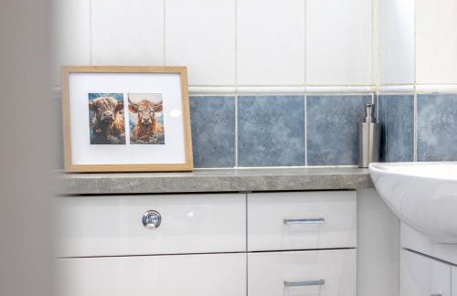 Renfrew Town Centre Easy Link to Glasgow City - Pass the Keys - Foto 37