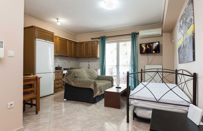 Vironas Delight 1Bd Apt w Lovely Balcony - Foto 18