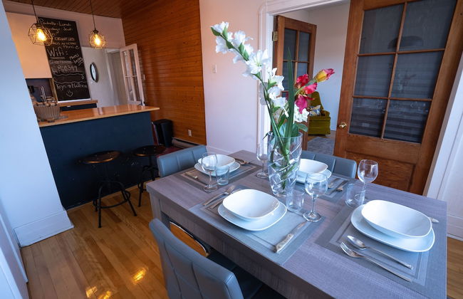 Stunning 2 Bedroom Apt! 3mins Walk From CDN Metro - Foto 1