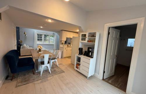 Cozy Waterfront Cottage - Sleeps 4 - Foto 8