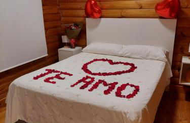 La casica de madera con Jacuzzi exterior y barbacoa - Foto 11