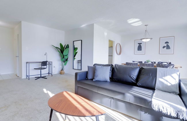 Spacious 2BR Apartment in Crystal City - Photo 1