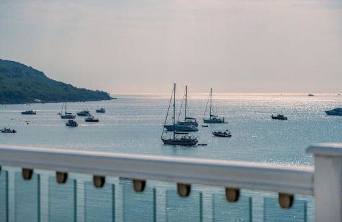 The Penthouse - Photo 4